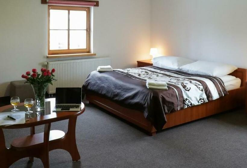 スタンダードルーム, Karczma U Macieja