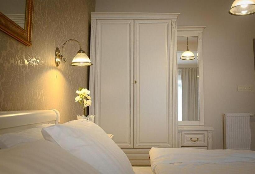 חדר דלוקס, Magnat