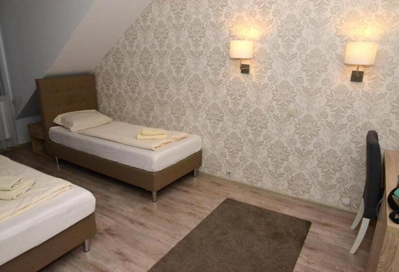 豪华房间, Magnat