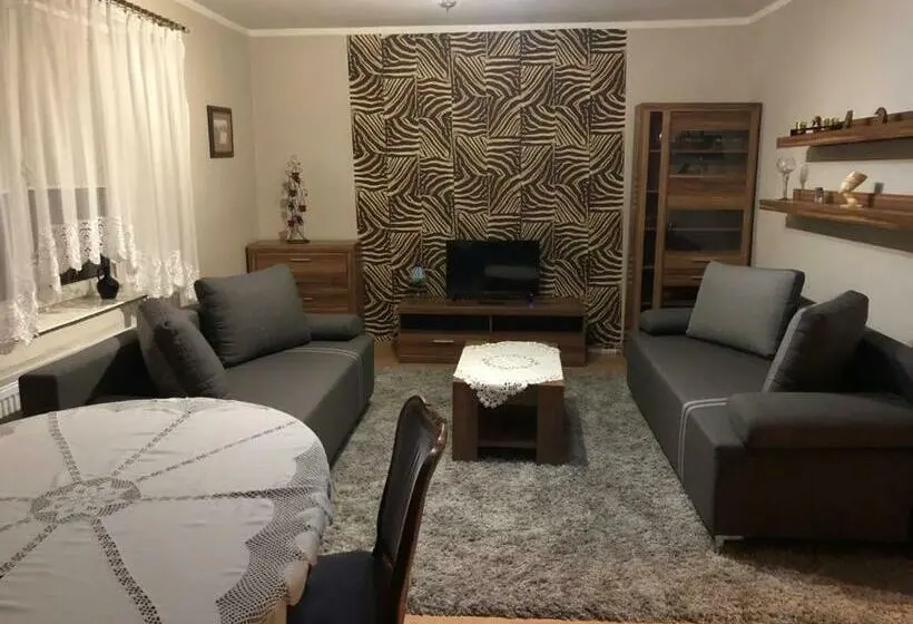 Perhestudio, U Bosmana
