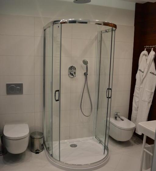 اتاق لوکس, Wosir Drzonków