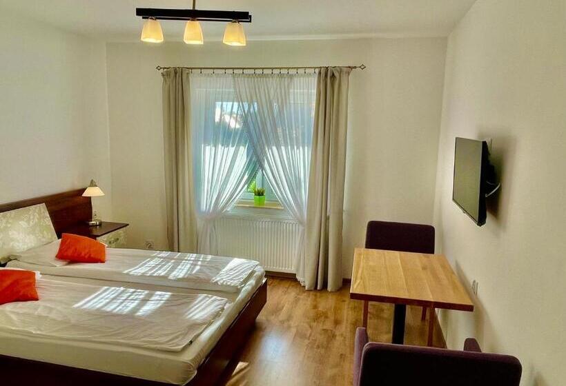 이코노미 룸, Zajazd Gielarek