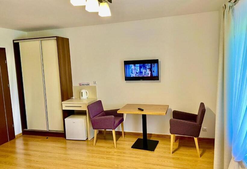 이코노미 룸, Zajazd Gielarek