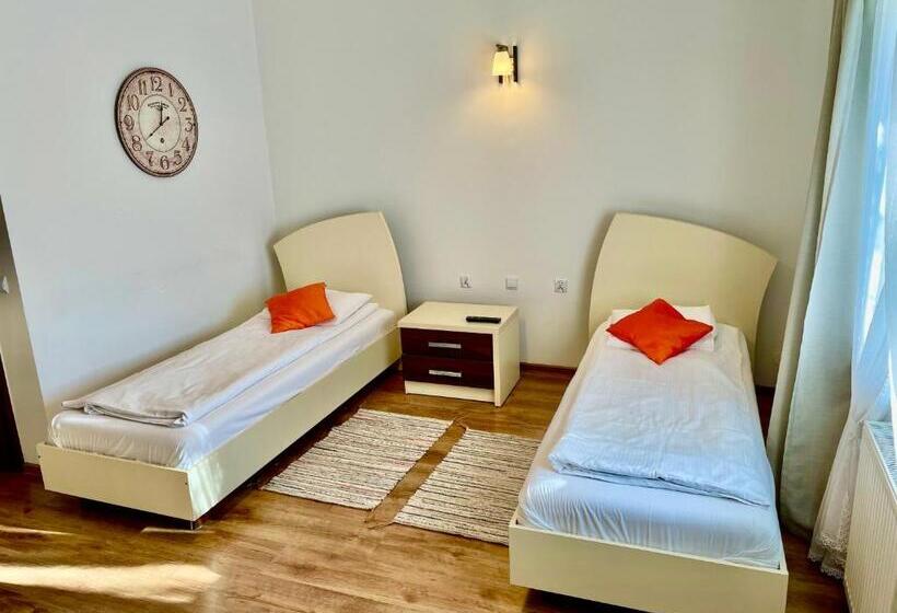 이코노미 룸, Zajazd Gielarek