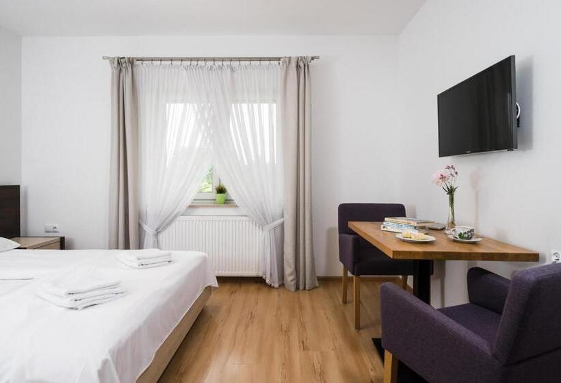 이코노미 룸, Zajazd Gielarek