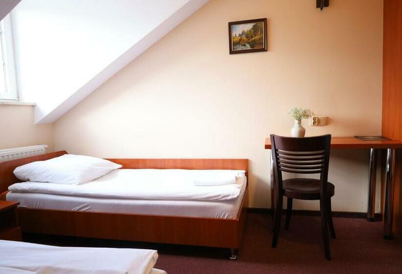 غرفة كومفورت ثلاثية, Zakarczmie Stokrotka