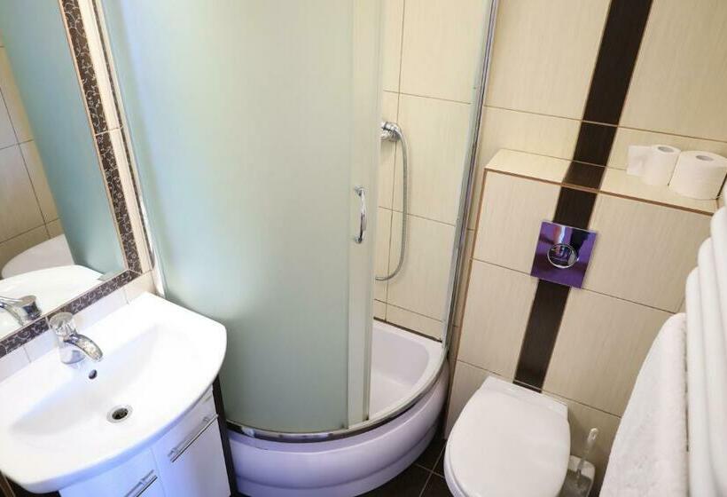 غرفة كومفورت ثلاثية, Zakarczmie Stokrotka