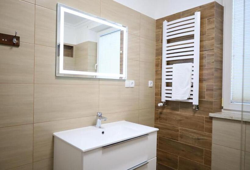 غرفة قياسية رباعية, Zakarczmie Stokrotka