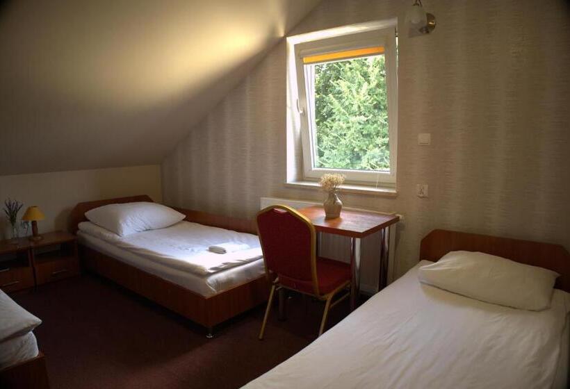 غرفة قياسية ثلاثية حمام مشترك, Zakarczmie Stokrotka