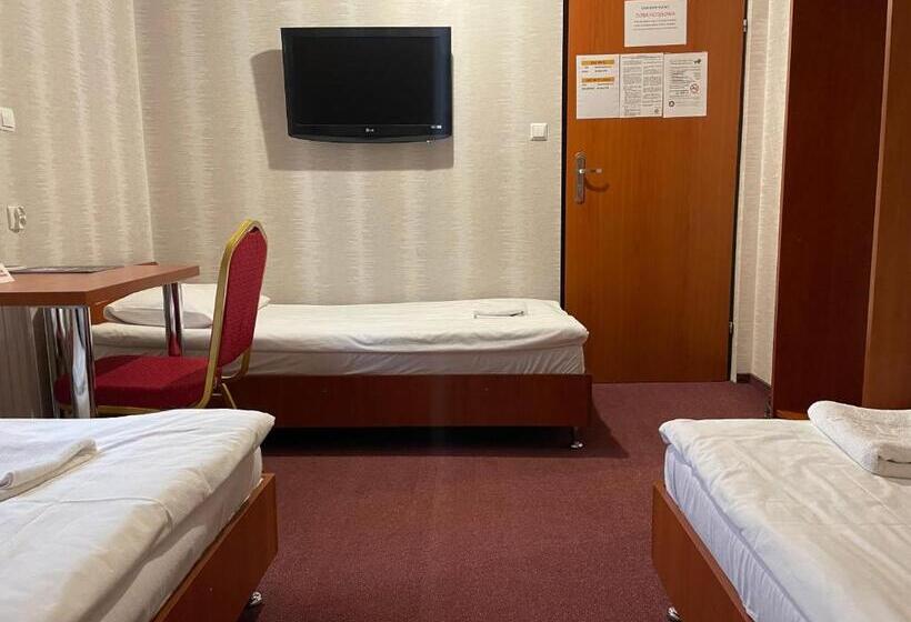 غرفة قياسية ثلاثية حمام مشترك, Zakarczmie Stokrotka