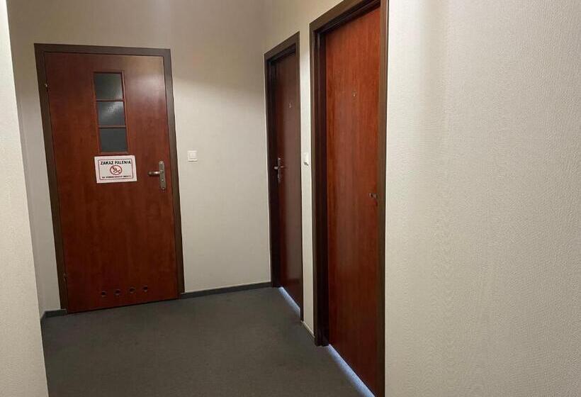 غرفة إقتصادية رباعية, Zakarczmie Stokrotka