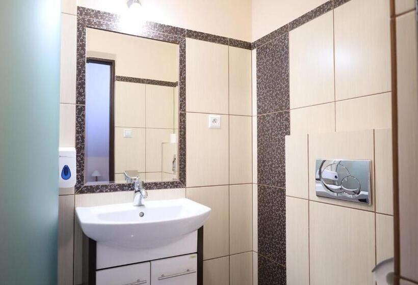 غرفة قياسية سرير كينج, Zakarczmie Stokrotka