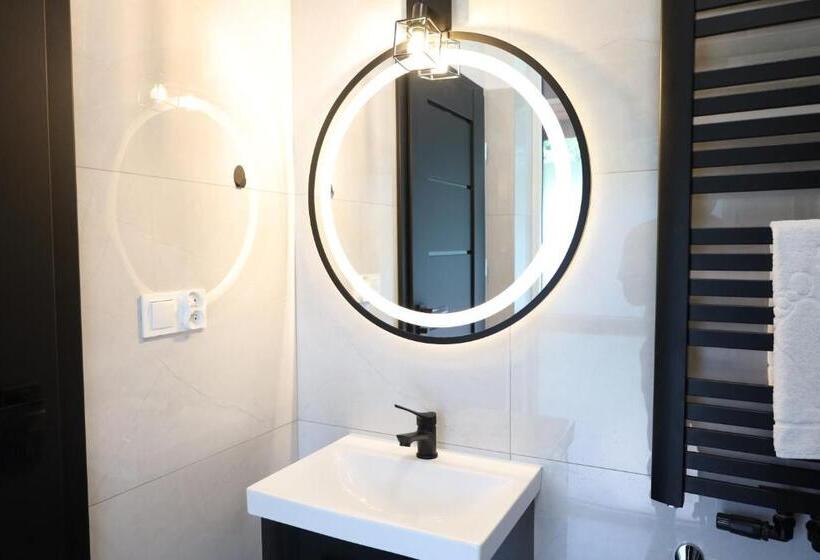 غرفة قياسية رباعية, Zakarczmie Stokrotka