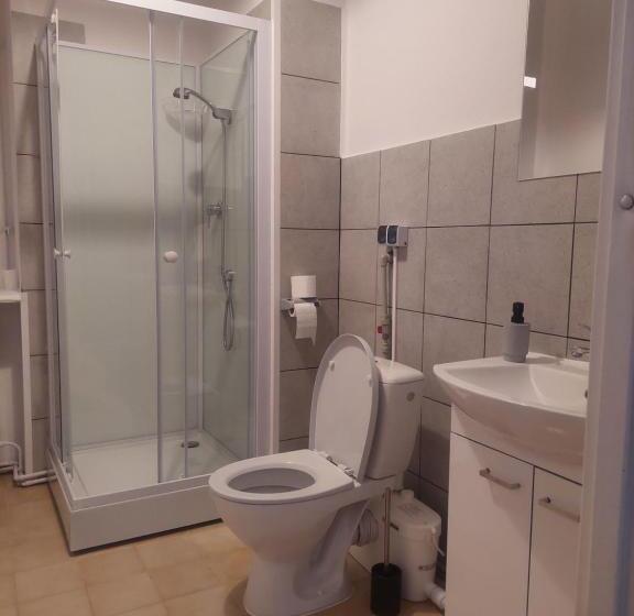 اتاق اکونومی, Centrum Lwowska