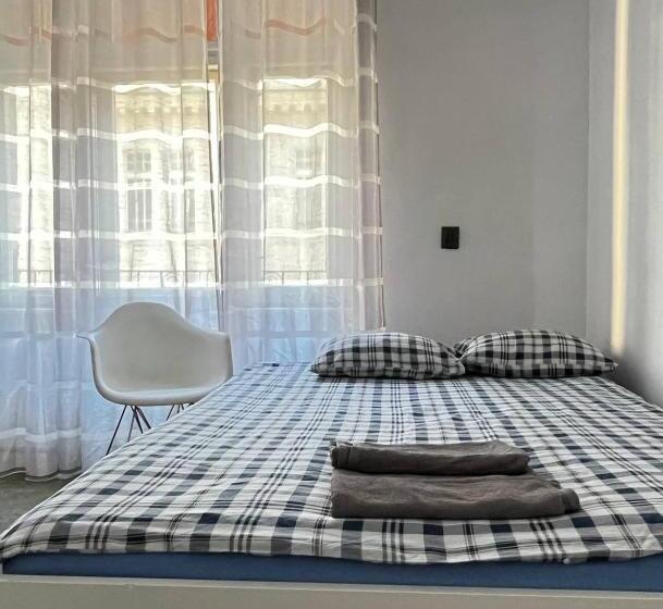 Economy Triple Room, Centrum Lwowska
