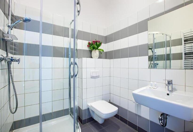 اتاق استاندارد برای معلولان, Laguna