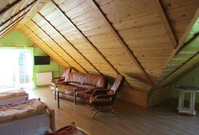 חדר משפחתי נוף לגינה, Mylak Bianca