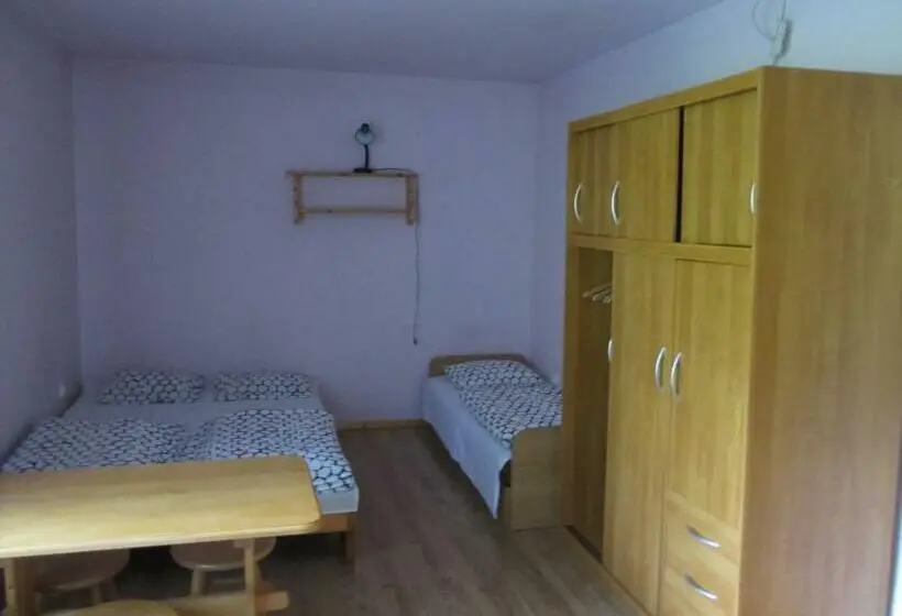 Perhehuone, Mylak Bianca