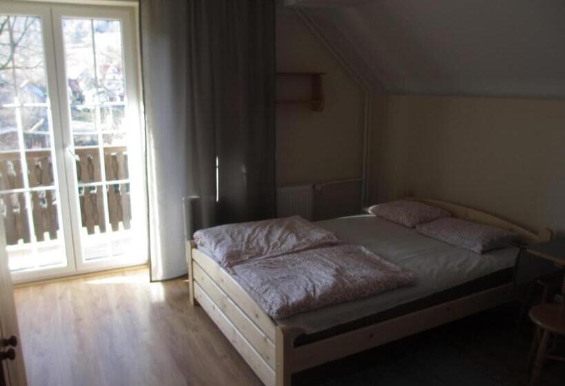 חדר סטנדרט לשלושה עם מרפסת, Mylak Bianca