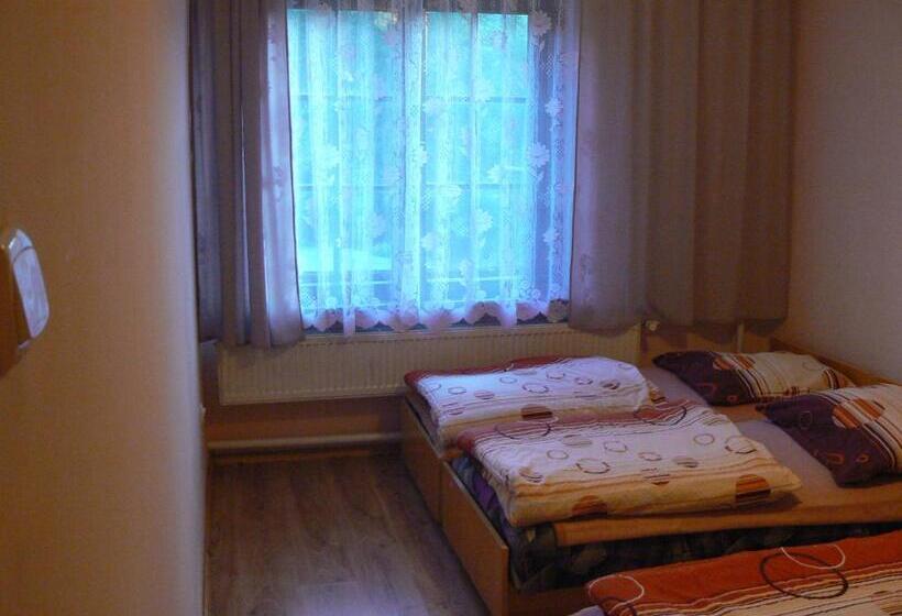 Quarto Familiar, Mylak Bianca