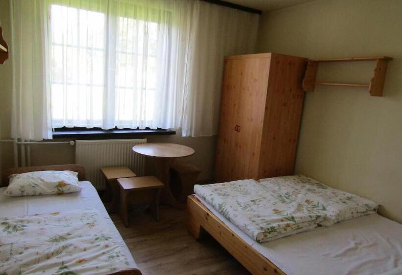 חדר קלאסי לשלושה, Mylak Bianca