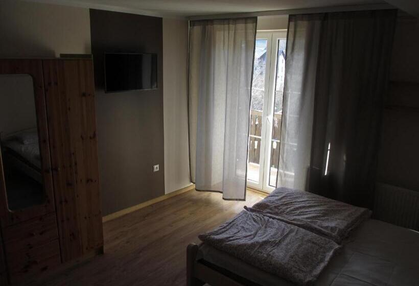 חדר סטנדרט לשלושה עם מרפסת, Mylak Bianca