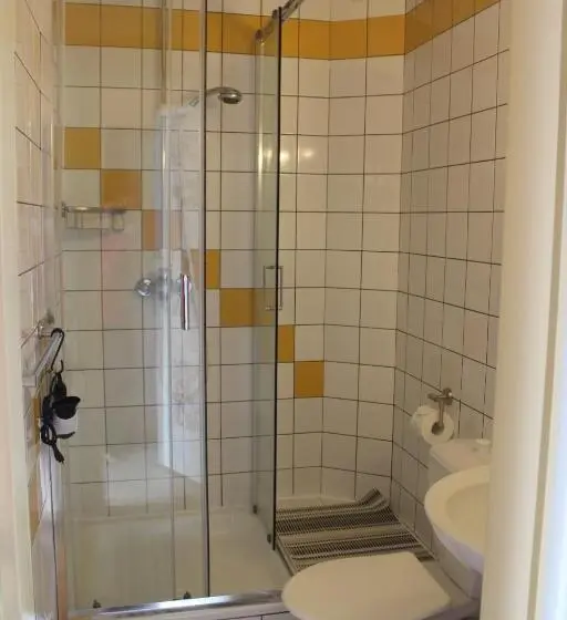 اتاق استاندارد یک نفره, Rezydenz