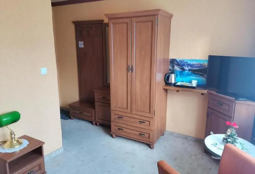 اتاق استاندارد یک نفره, Rezydenz