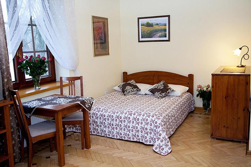 اتاق خانوادگی, Willa Cyprysowa