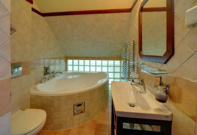 家庭间, Pensjonat Willa W Parku