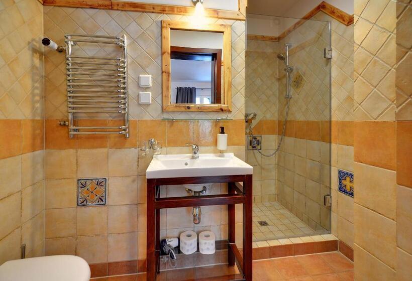 家庭间, Pensjonat Willa W Parku