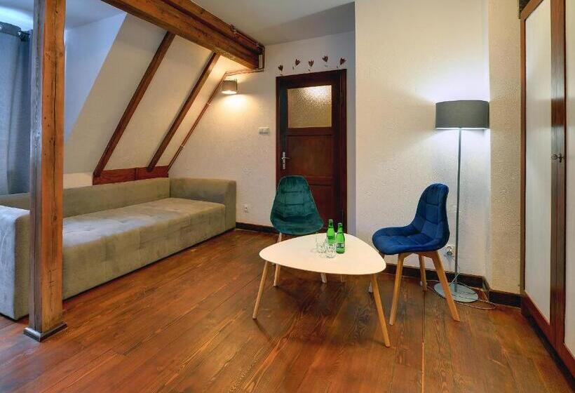 家庭间, Pensjonat Willa W Parku