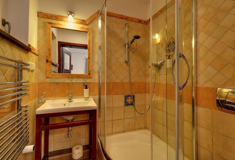 基本间, Pensjonat Willa W Parku