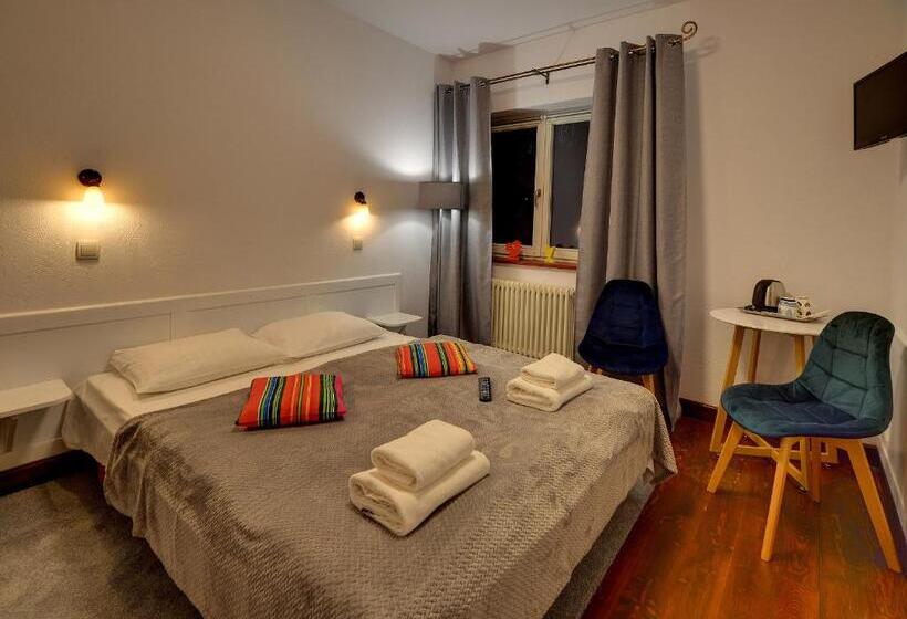 基本间, Pensjonat Willa W Parku