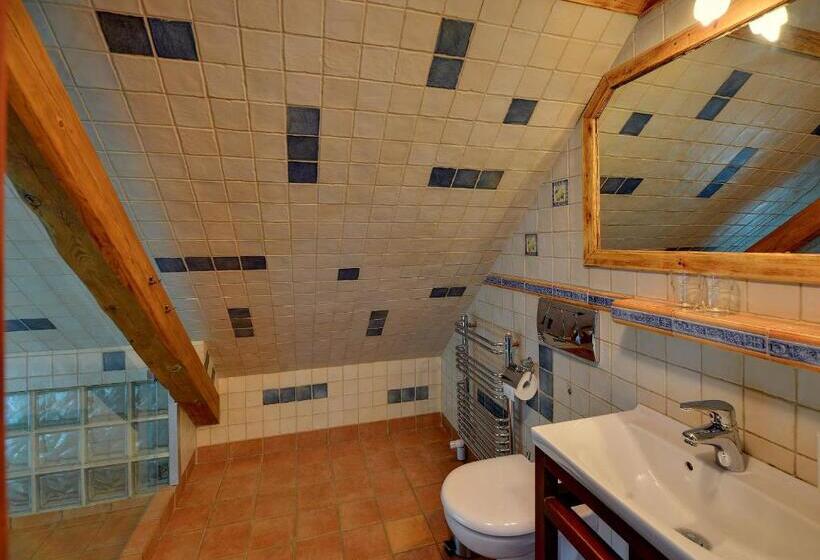 家庭间, Pensjonat Willa W Parku