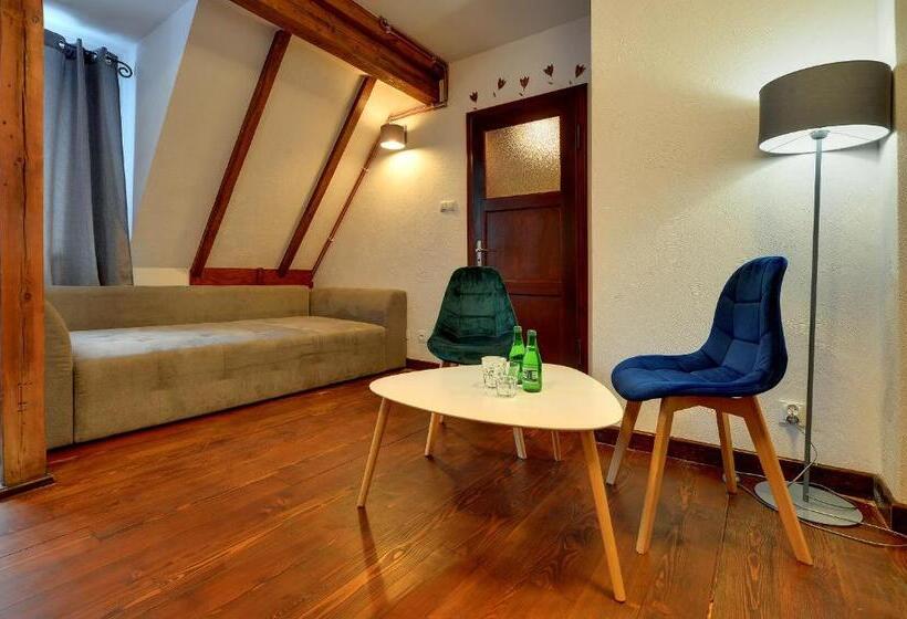 家庭间, Pensjonat Willa W Parku