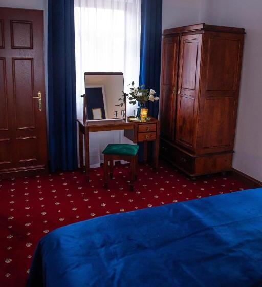 חדר סטנדרט לשלושה, Piastowski26