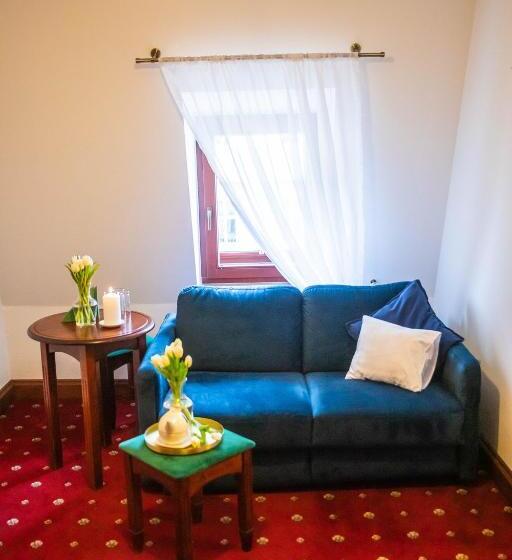 חדר סטנדרט לשלושה, Piastowski26