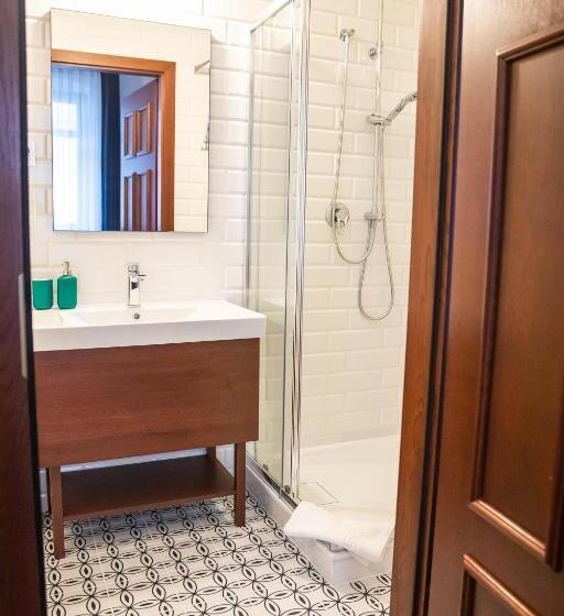 חדר סטנדרט לשלושה, Piastowski26