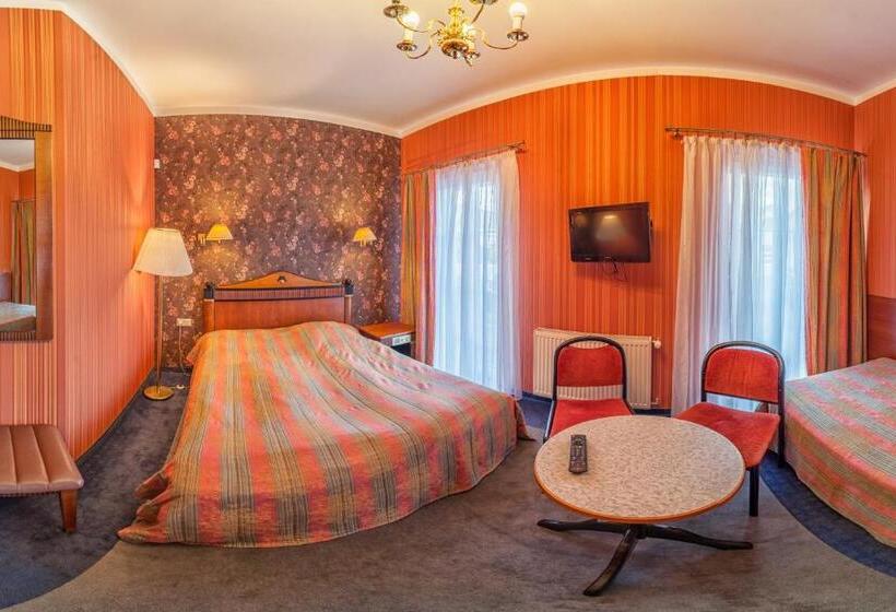 Четырехместный Номер Стандарт, Arkadia Gościniec Klima,parking,ogród