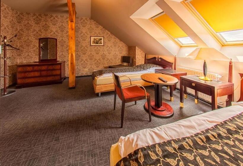 חדר אקזקיוטיב, Arkadia Gościniec Klima,parking,ogród