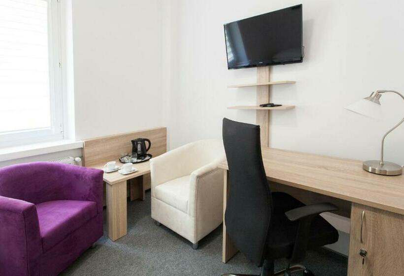 اتاق عادی, Dom Studenta Nr 1 Ans W Koninie