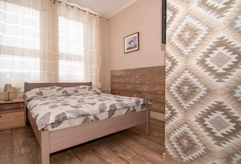 Deluxe-huone, Noclegi Elan