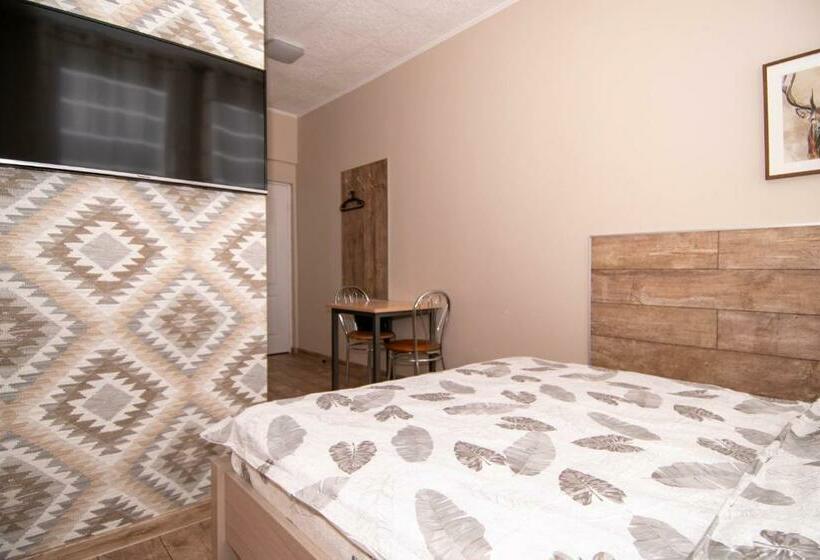 اتاق لوکس, Noclegi Elan