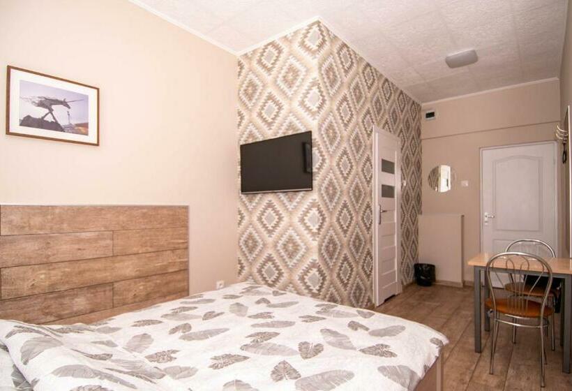 اتاق لوکس, Noclegi Elan