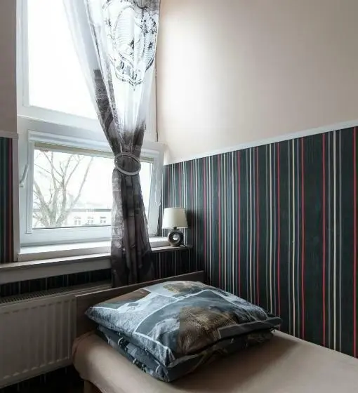 Standard Yhden Hengen Huone, Noclegi Elan