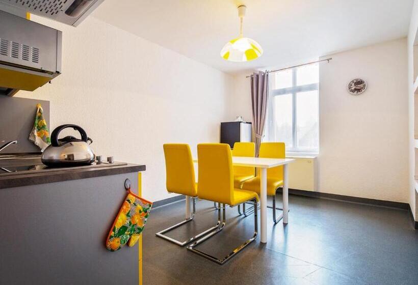 استودیو خانوادگی, Elemels Planet