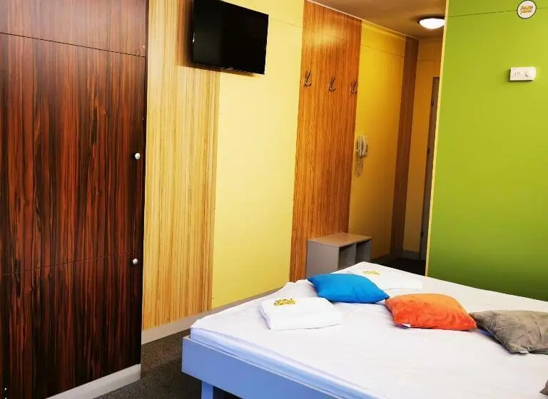 Standardzimmer Kingsize Bett, Elemels Planet