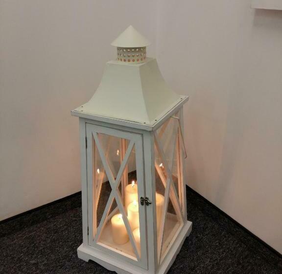 غرفة قياسية مطلّة علي الحديقة, Master Corner Apartment