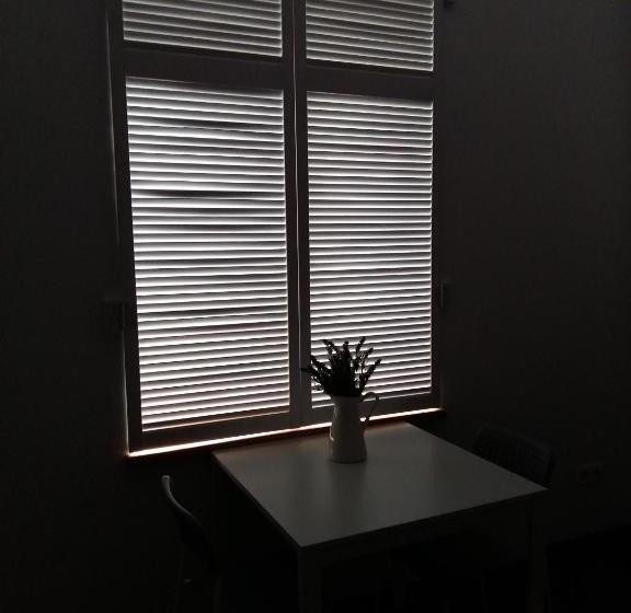 غرفة قياسية مطلّة علي الحديقة, Master Corner Apartment